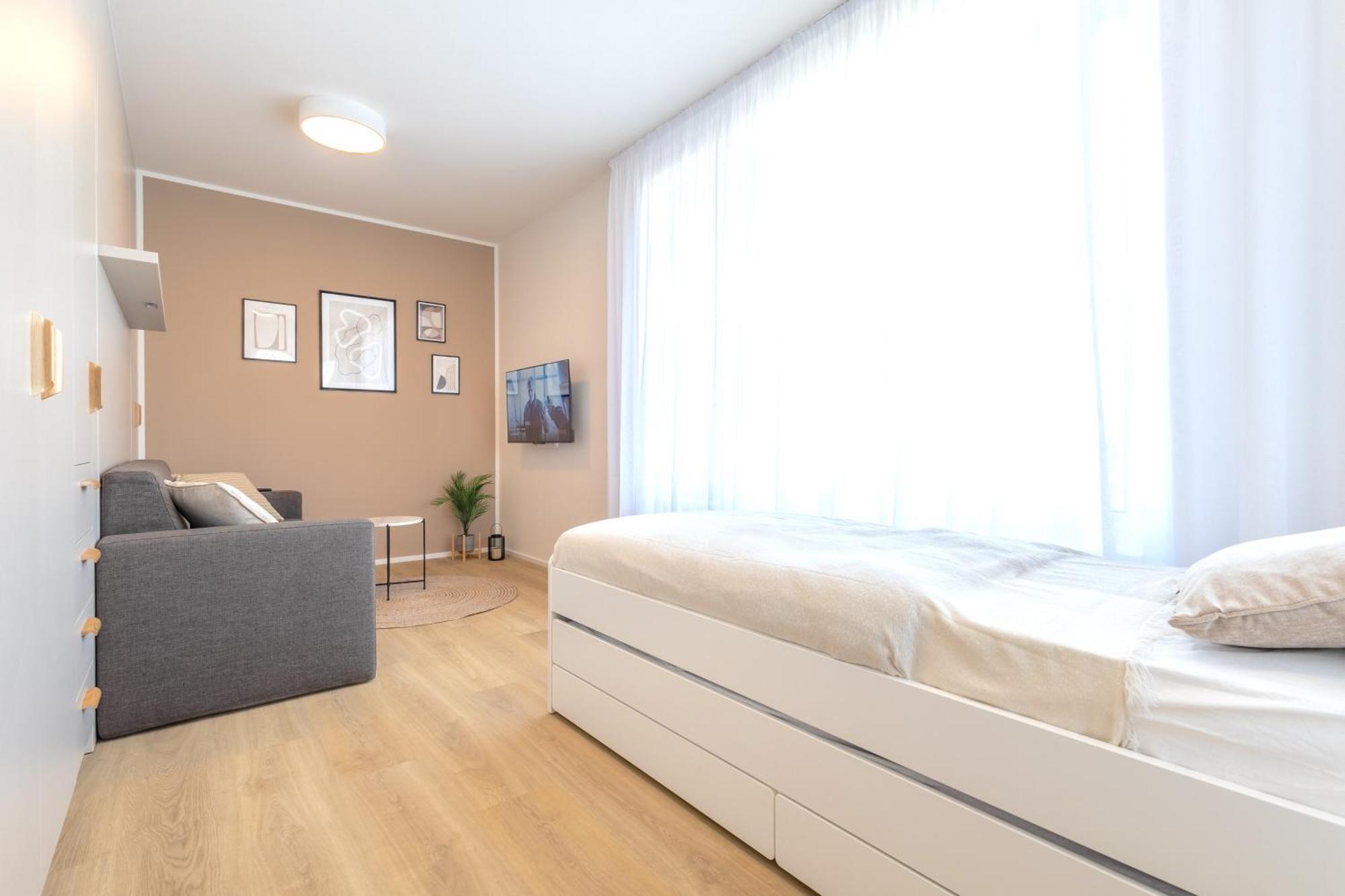 Апартаменти Bright 2Br - 4Th Floor, Balcony, Free Parking By Gravity Прага Екстер'єр фото