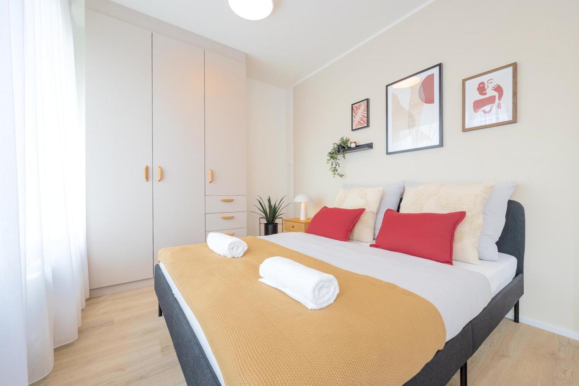 Апартаменти Bright 2Br - 4Th Floor, Balcony, Free Parking By Gravity Прага Екстер'єр фото