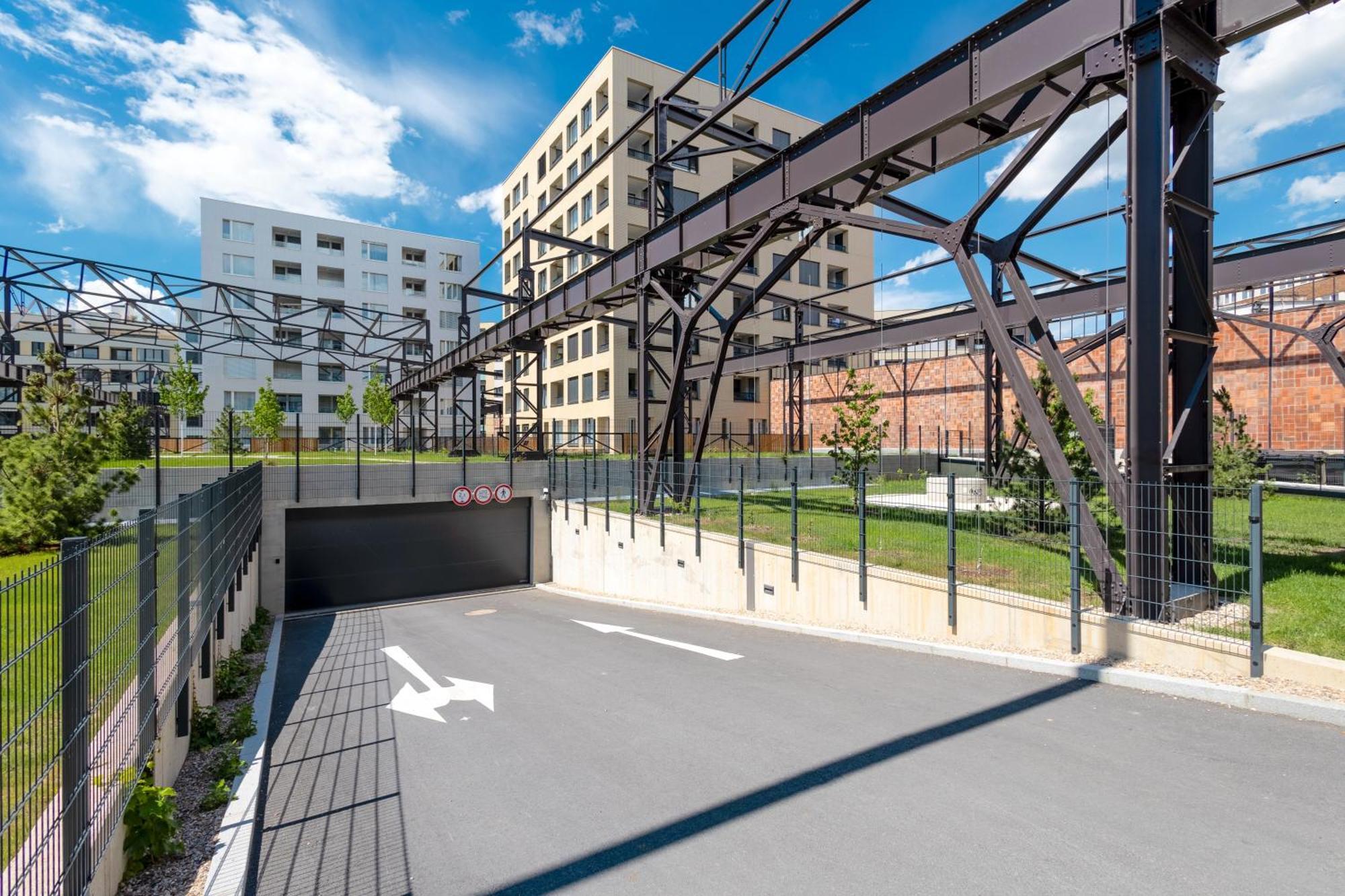 Апартаменти Bright 2Br - 4Th Floor, Balcony, Free Parking By Gravity Прага Екстер'єр фото