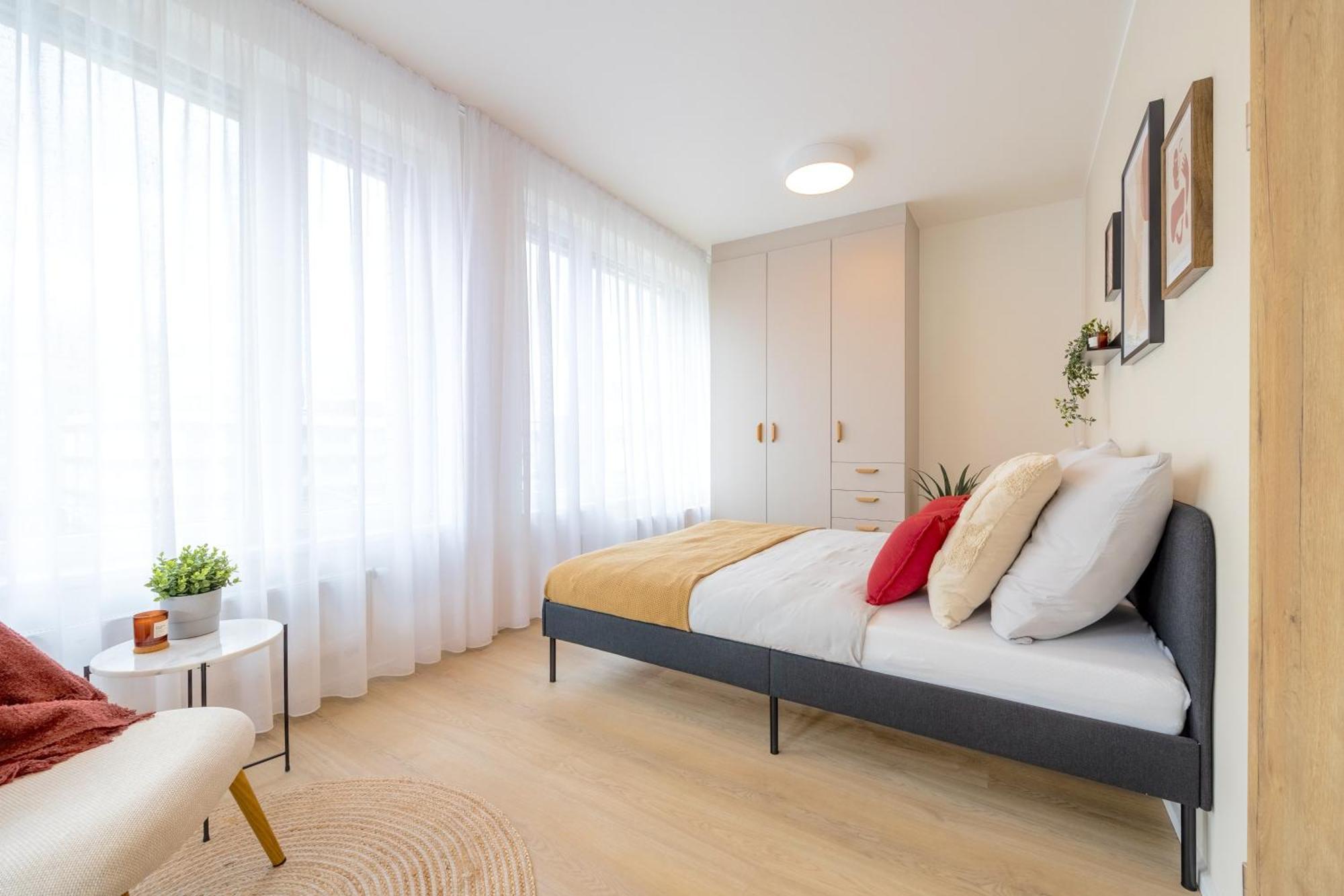 Апартаменти Bright 2Br - 4Th Floor, Balcony, Free Parking By Gravity Прага Екстер'єр фото