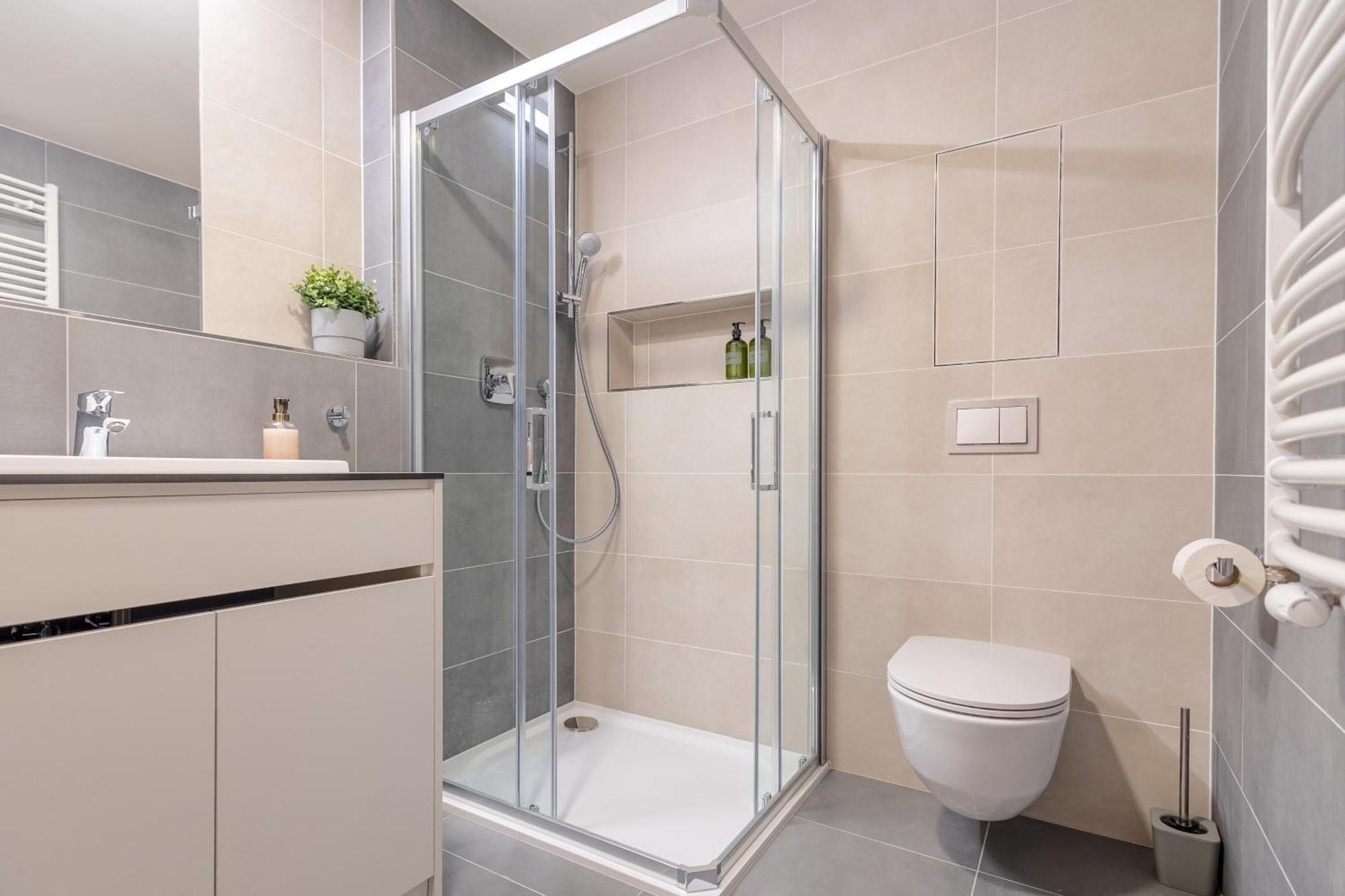 Апартаменти Bright 2Br - 4Th Floor, Balcony, Free Parking By Gravity Прага Екстер'єр фото